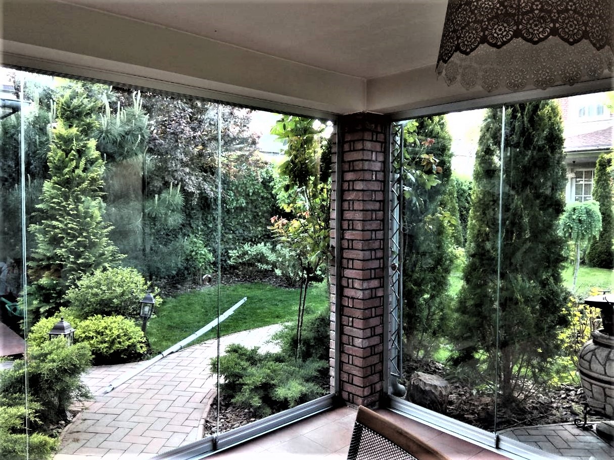 безрамное остекление веранды